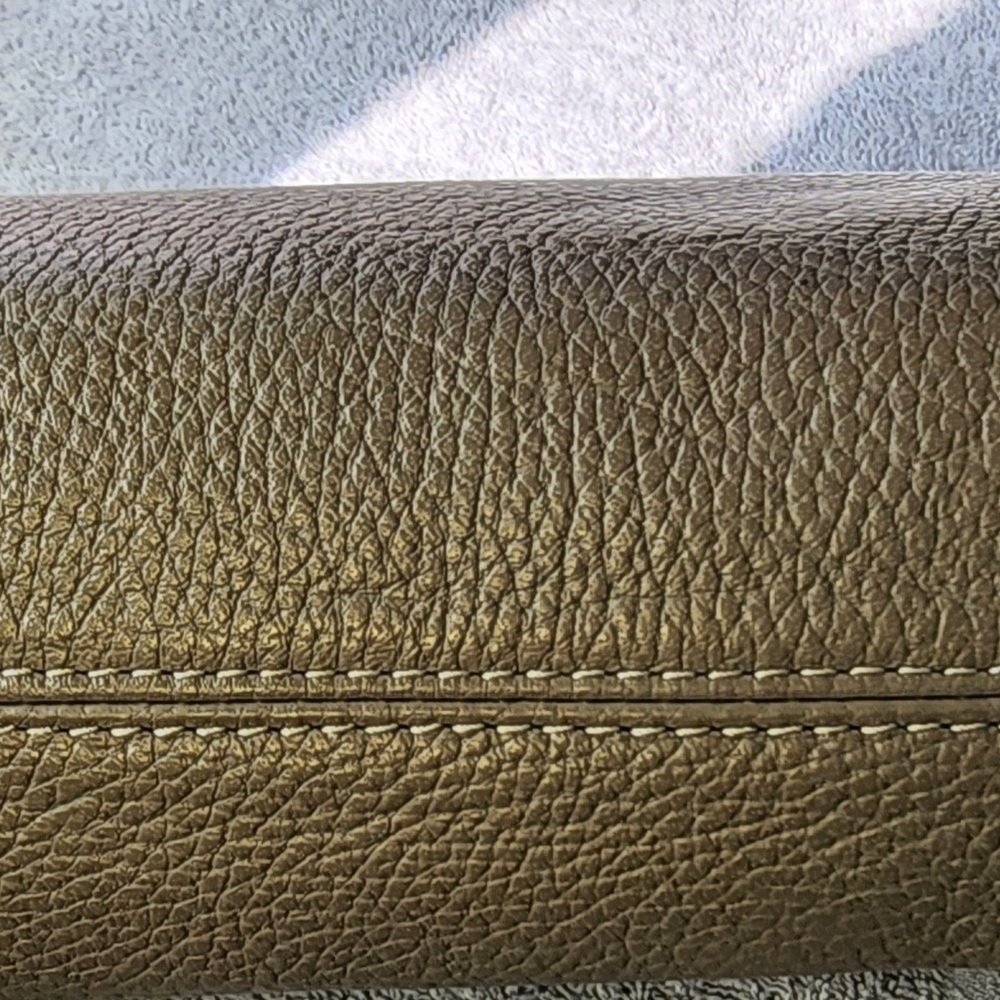 Valentina Italy Taupe Pebble Leather Crossbody Bag w/ Black Strap EUC - Picture 3 of 14